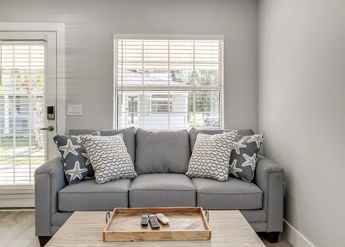 Walk To Gulf: Madeira Beach Condo W/ Patio